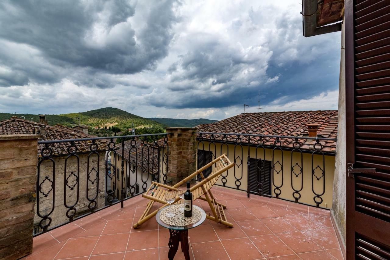 Art Rebus Tower In Tuscany Lägenhet Radda in Chianti Exteriör bild